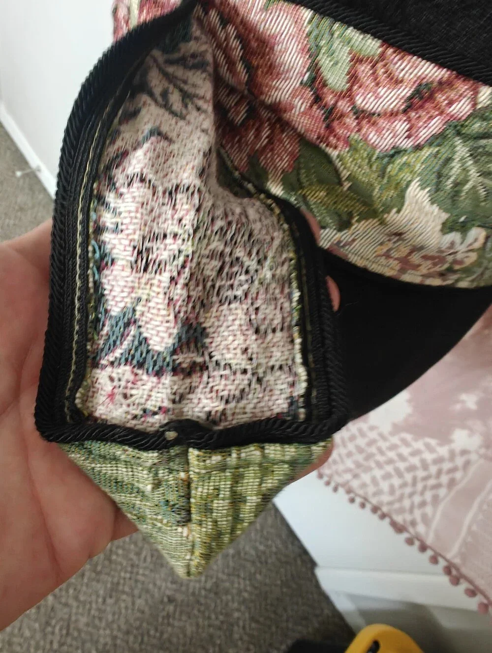 VTG Tapestry Belt Round Buckle Adjustable Floral 33